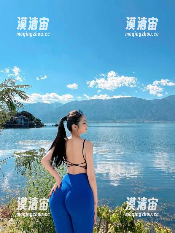 微密圈 - 写真的不平凡：120斤的小王同学与那条油亮丝袜的心灵交汇