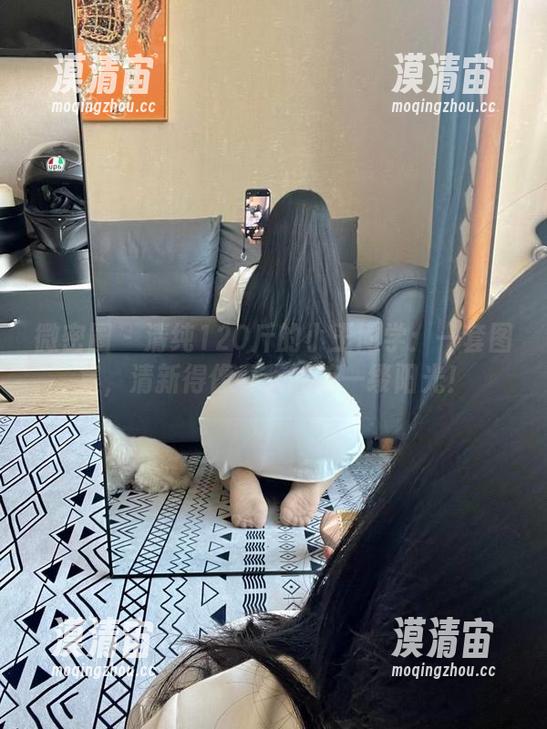 微密圈 - 清纯120斤的小王同学：一套图集，清新得像春天的第一缕阳光！