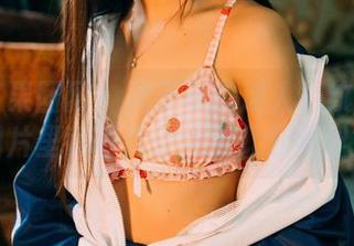 GIRLT果团网 – 周于希的迷人豹纹：定制图片里藏着几分大胆几分羞涩？