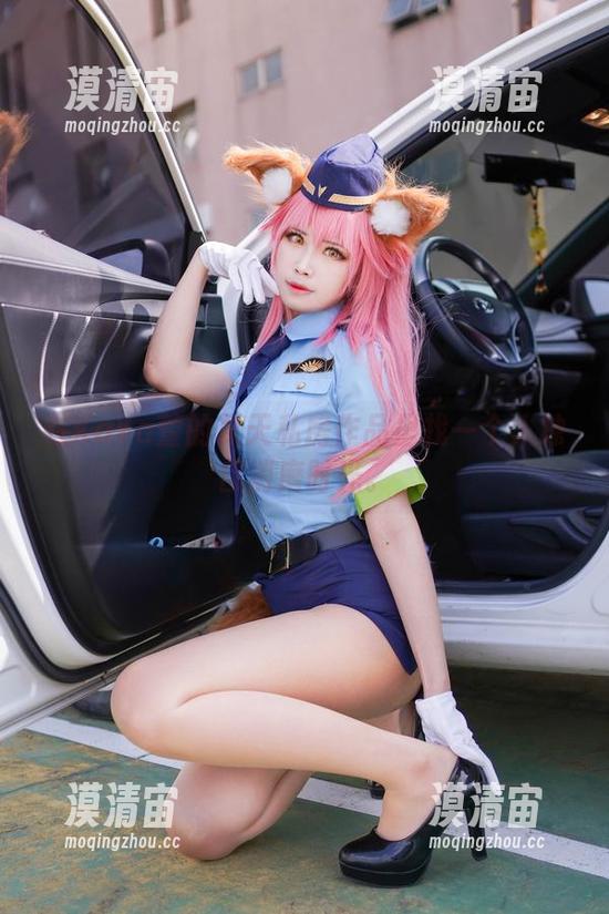 在KaYa萱的夏天私房作品里找一个人独自消磨时光。