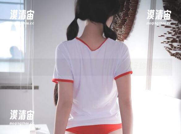 时尚与调皮：Mozzi(모찌)LOOZY私房绿帽子的绝妙组合