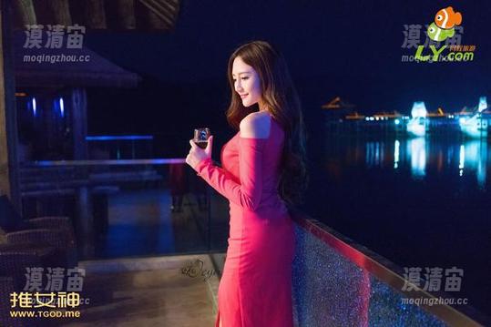 TGOD推女神 - 在双马尾的光影中，纯小希的私拍图片有点小撩哦