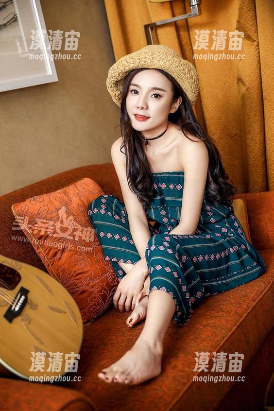 TouTiao头条女神 - 追溯青春：李温柔的校服摄影作品集，高清才是王道！