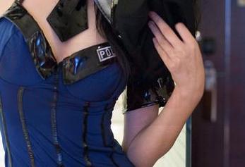 TuiGirl推女郎 – 黑白之间，李七喜的全套图包让你感觉意外的‘明亮’