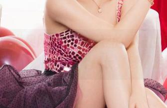 UGirls尤果网 – 在孟狐狸的丝袜世界里，资源就像她的腿一样修长，懒得走开！