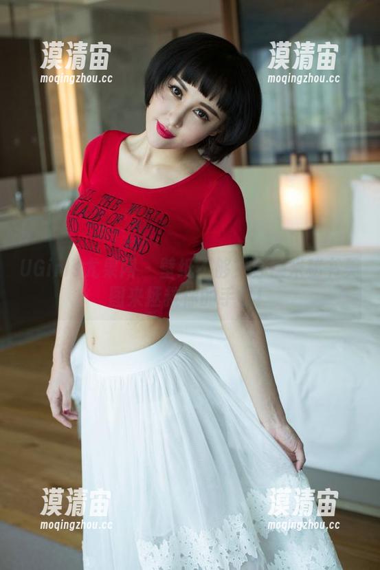 UGirls尤果网 - 壁纸不够？苏糯米秘书美图来拯救你的手机！