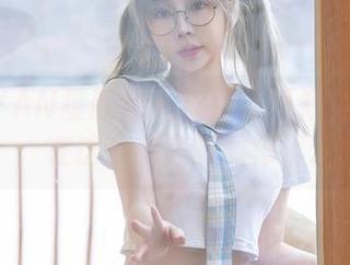 XINGYAN星颜社 – 焦糖可可短裙写真集：在这个甜美瞬间停留。