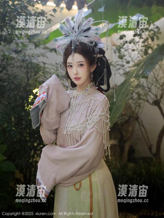 Xiuren秀人网 - laura阿姣的写真：把学姐的魅力照亮每一天