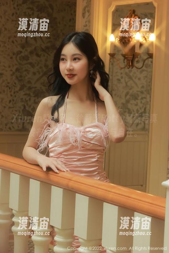 Xiuren秀人网 - 徐莉芝Botty最新写真发布：泳池深处的轻松与自在。