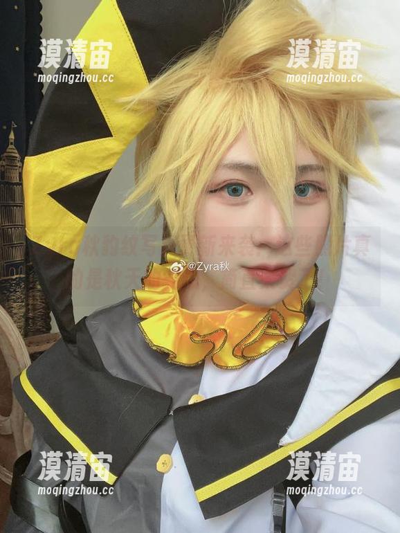 Zyra秋 Zyra秋豹纹写真更新来袭:这些照片真的是秋天的气息,简直太赞了!