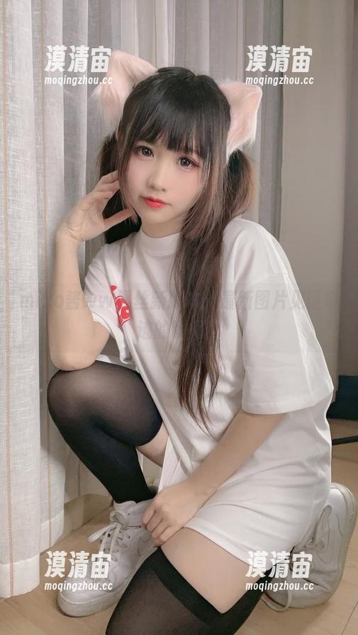 miko酱ww黑丝新版本，最新图片见证奇迹的瞬间！