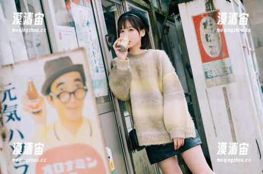 杂乱感中的优雅：けん研的定制连体衣写真，真是让人想多看几眼