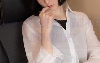 这组一小央泽校服壁纸，我忍不住想把每一张印刷出来！