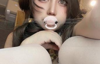 感觉网盘里的黑兽克洛伊对我诉说着什么，一笑芳香沁真是不简单！