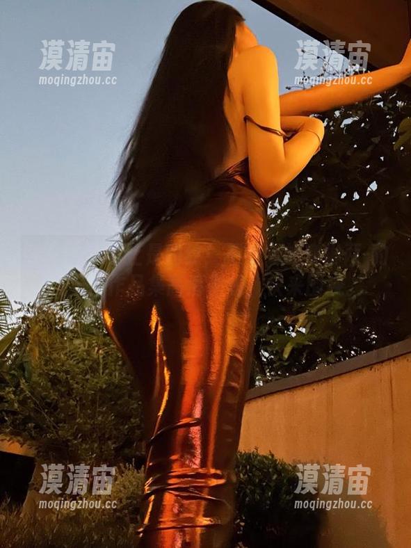 微密圈 - 不止是豹纹！不爱笑的赛琳两-豹纹连体作品集高清上线，快来围观。