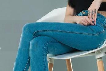 丽柜 – 新佣的困境？单单的全套原图让我陷入无尽的遐想中…