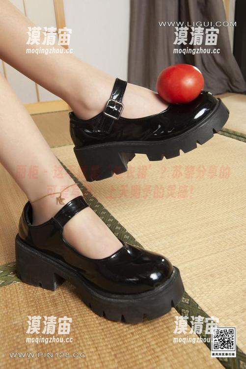 丽柜 - 这不就是‘连衣裙’？苏黎分享的可爱写真，上天赐予的灵感！
