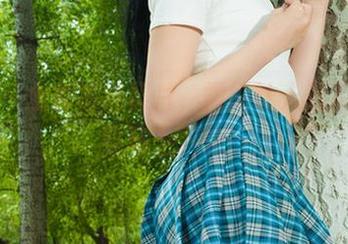 丽柜 – 全套清纯照片，露露让人忍不住想要马上下载！