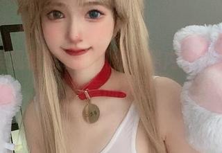 高清展现倦倦喵的风情，黑内衣里透着不经意的挑逗