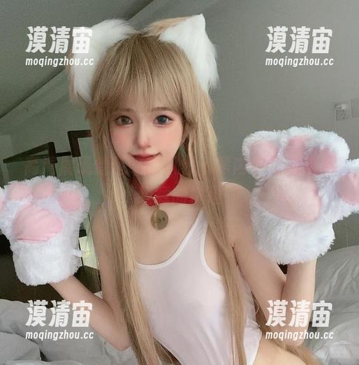 高清展现倦倦喵的风情，黑内衣里透着不经意的挑逗