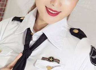 克拉女神 – 吕佳的内衣分享：当图片里的她比你自己的内衣还要让人心动！