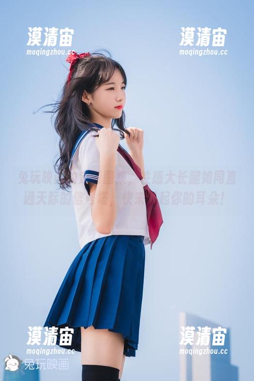 兔玩映画的定制图集，性感大长腿如同直通天际的信号塔，快来竖起你的耳朵！