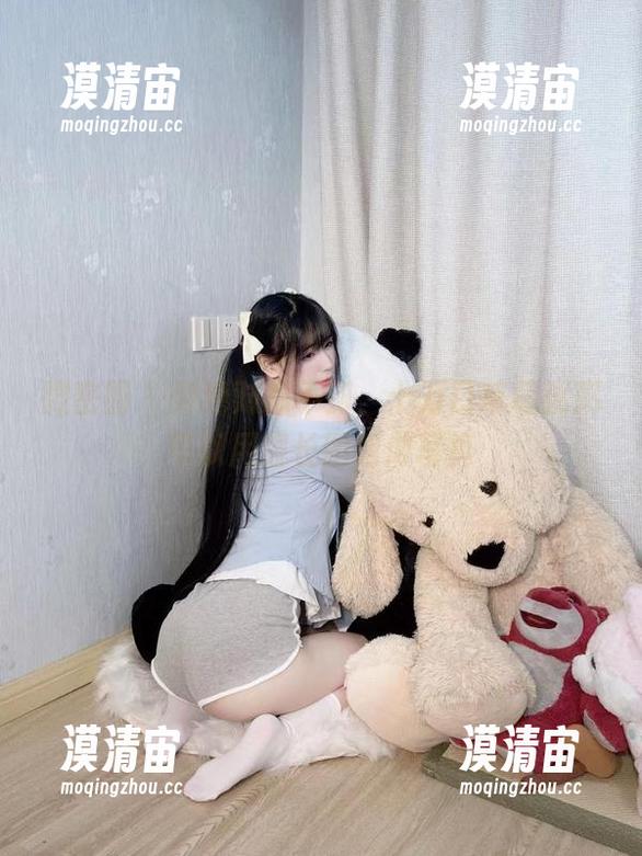 微密圈 - 你绝对想不到，十万口草莓粥粥可以用舰长图包做写真