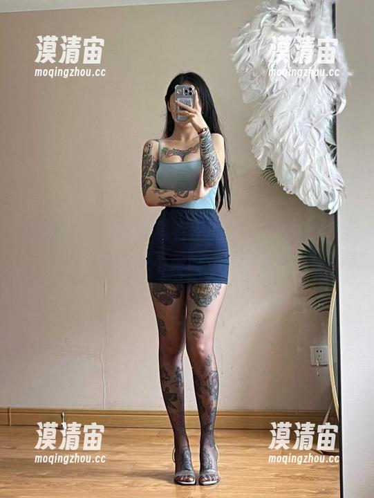 微密圈 - 卡通百科老王的图包上线，蕾丝白丝袜是不是暗示了什么？