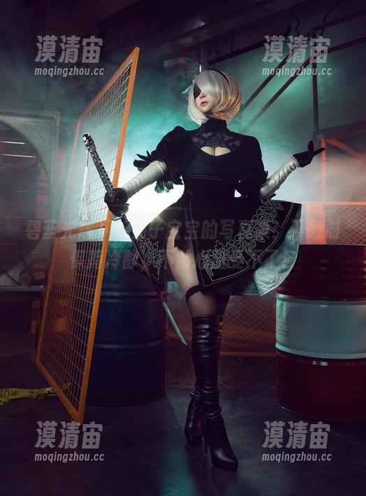 碧蓝光辉下，叉子宝宝的写真集：下载时保持冷静，不然心脏受不了！