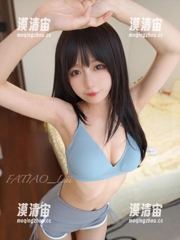发条少女yoki的高清写真：先辈的秘密，难道真是每天吃白米饭的故事？