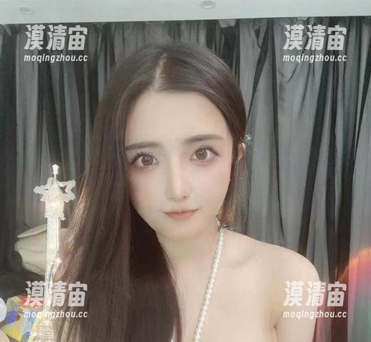 微密圈 - 古阿扎御姐写真：私拍里的力量与魅惑交织。