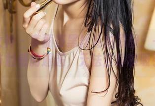 头条女神 – 李丽莎黑丝私拍原图：一场视觉与触感的邂逅，无法言喻的吸引力