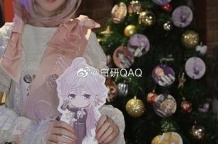 谁能抵挡妖君白研这组私拍的美足？看完心情都跟着飘了！