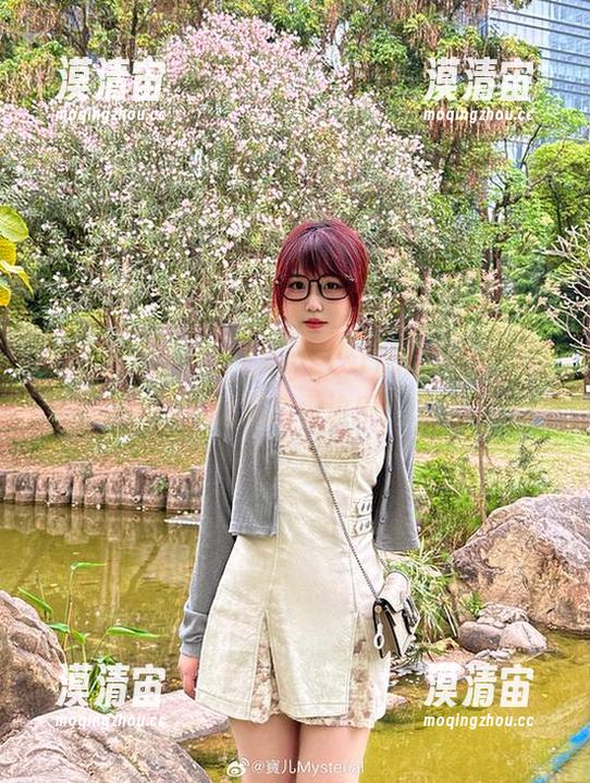 定制的惊喜：宝儿mysterial的秘密作品，让你边看边乐！