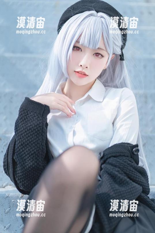 作品才刚开始，宫本桜就已经在高跟鞋里优雅无比，其实我想偷偷试试！