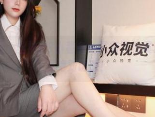 小众视觉 – 丝袜VS小薯条：最新图包展示了什么是绝对诱惑！