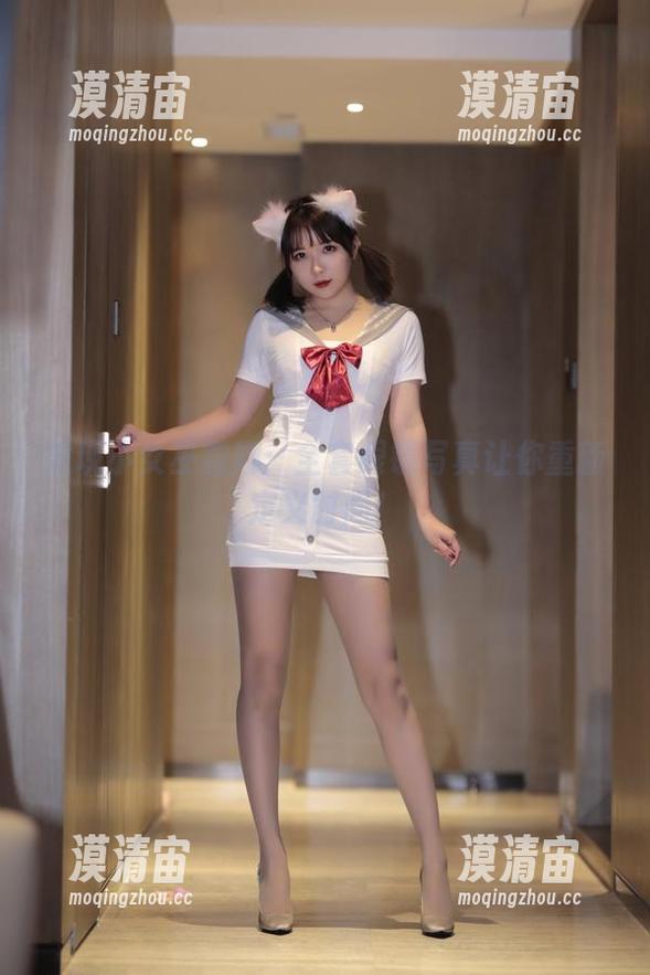 小女巫露娜 发现小女巫露娜:全套眼镜写真让你重新定义时尚!