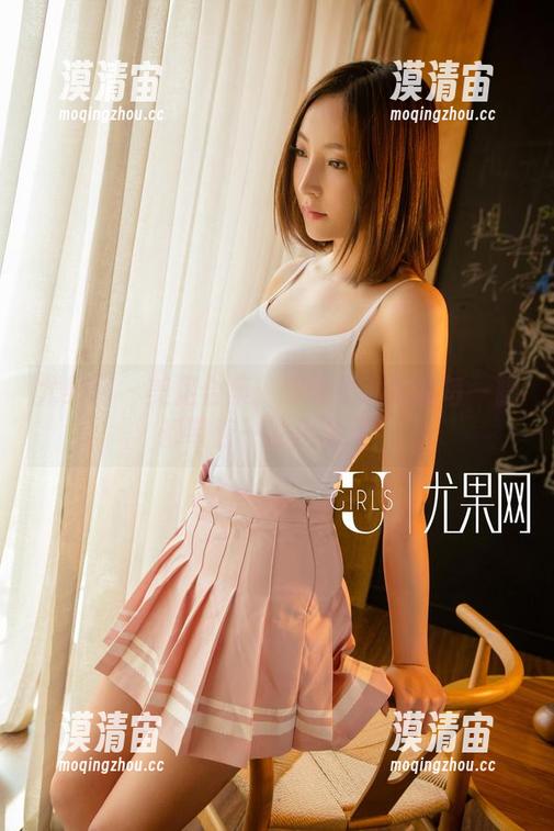 尤果网 - 美足合集：谭晓彤私拍的每一脚都带着一丝小调皮！