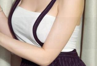 尤果网 – 私拍作品大揭秘：贝拉的女友是如何在镜头前瞬间变身的？！