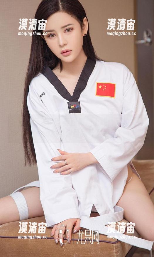 尤果网爱尤物 - 美图频频上线：赫拉女神Hena的美脚给我什么感觉？