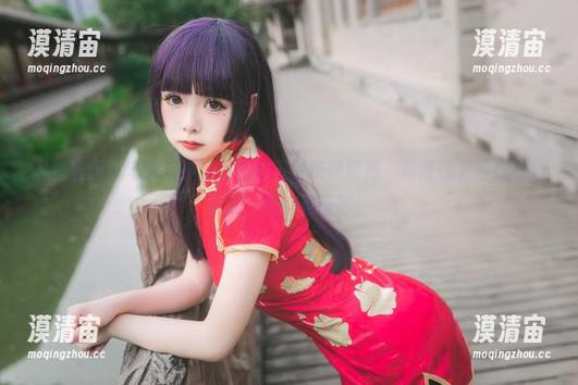 私拍套图：巧克力小圆面包的五更琉璃旗袍，真是锦上添花的绝配啊，快来看看吧！