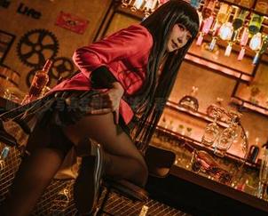 希希_啾的修女写真套图：纯洁外表下的那些“祷告时刻”。