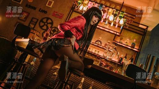 希希_啾的修女写真套图：纯洁外表下的那些“祷告时刻”。