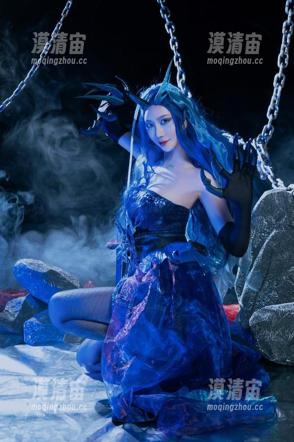 福利满满，年年Nnian女孩的写真，每一帧都是心动的风景～
