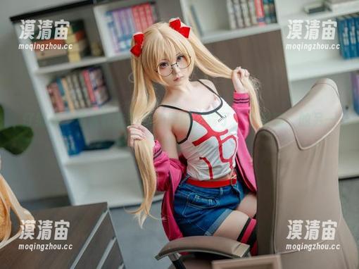 仔细看，幼水铃衣的私拍原图揭露了‘小猫猫’的另一种魅力