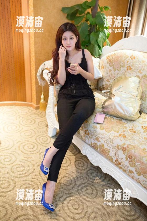 推女郎 - 从校服到高清：何奕恋的写真把青春变得真实