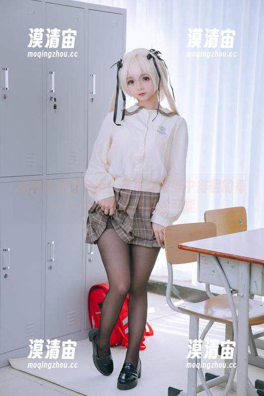 高跟鞋与日奈娇：在写真图册中徘徊的每一个瞬间都是新的可能