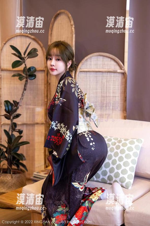 星颜社 - 点击下载！李丽莎穿校服，那些撩人的瞬间全放网盘里了。