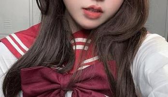 仿佛原图里的黑精灵女王奥利卡就在你身边，是你的阿薰呀真的把这一刻拍得太魔幻了！