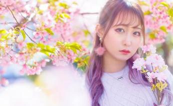 探秘月城委员会的时尚宝库：那套装背后的照片故事